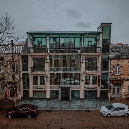 Discovery Hotel Koutaïssi Extérieur photo